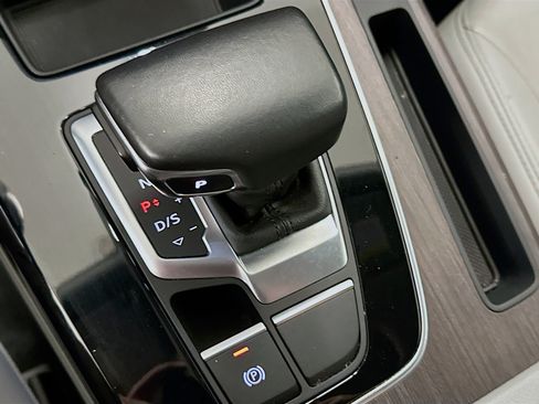 Used 2022 Audi Q5 2.0T Premium AWD/4WD image 25