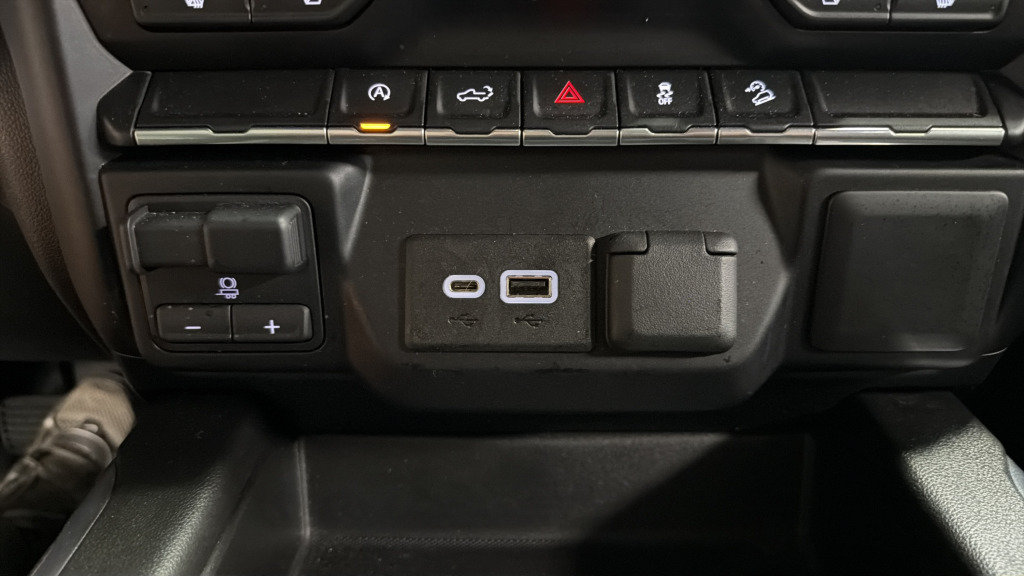 Used 2021 Chevrolet Silverado 1500 LT Trail Boss w/ Bed Protection Package AWD/4WD image 31