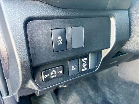 Used 2023 Toyota Tacoma TRD Off-Road w/ Black Out Package (TMS) AWD/4WD image 10