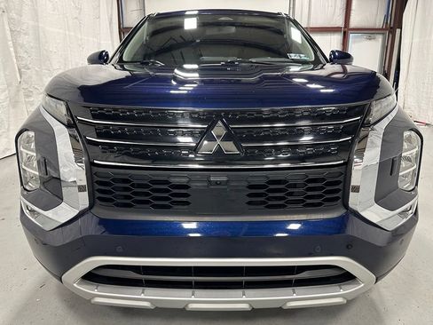 Used 2022 Mitsubishi Outlander SE AWD/4WD image 2