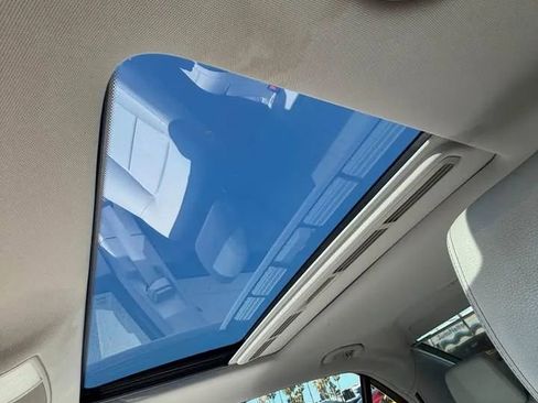 Used 2014 Mercedes-Benz E 350 Sedan image 8