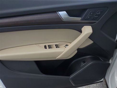 Used 2024 Audi Q5 2.0T Premium w/ Convenience Package image 20