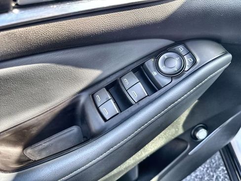 Used 2018 Buick Enclave Essence image 21