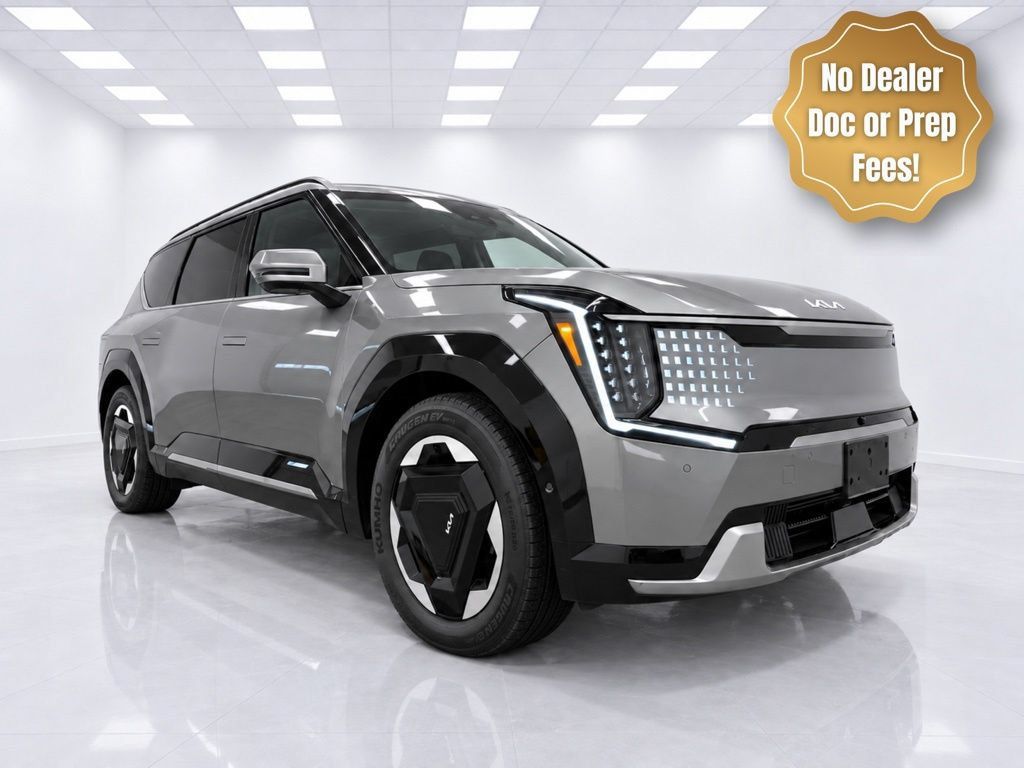 Used 2024 Kia EV9 Land AWD/4WD image 3
