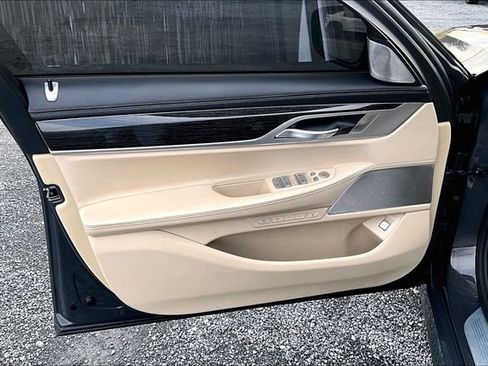 Used 2020 BMW 750i xDrive 750i xDrive w/ Executive Package image 20