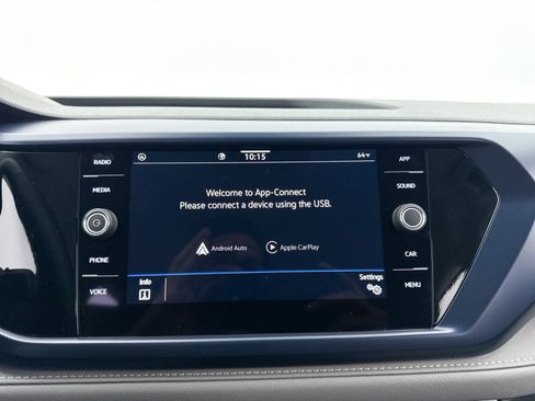 Used 2024 Volkswagen Taos SE image 19