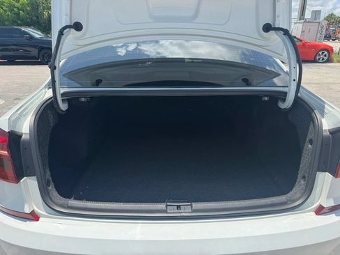 Used 2018 Volkswagen Passat 2.0T R-Line FWD image 16