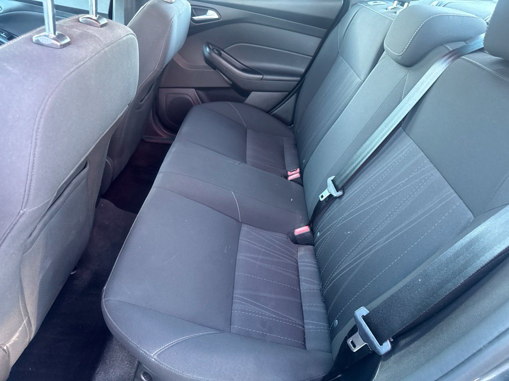 Used 2015 Ford Focus SE FWD image 28