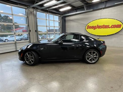 Used 2022 MAZDA MX-5 Miata RF Grand Touring RWD image 2