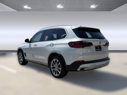 Certified 2026 BMW X5 xDrive40i AWD/4WD image 3
