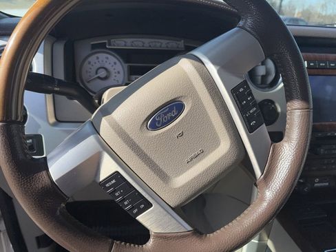 Used 2010 Ford F150 Lariat image 26