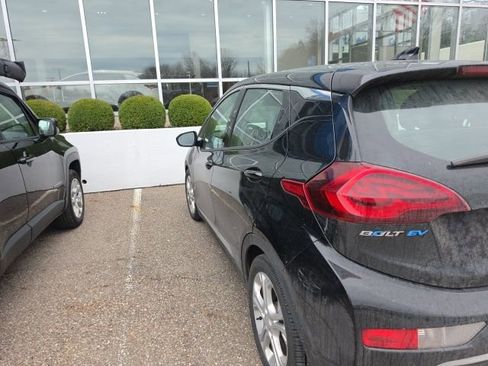 Used 2020 Chevrolet Bolt LT image 4