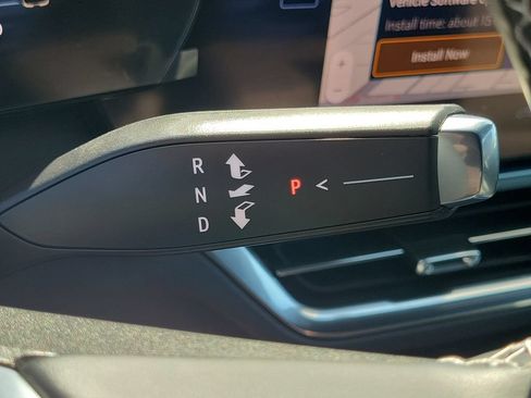 Used 2026 Chevrolet Equinox EV LT FWD image 12