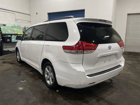Used 2011 Toyota Sienna LE image 4