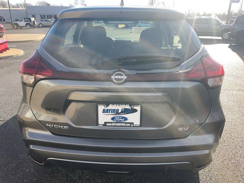 Used 2023 Nissan Kicks SV image 5