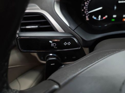 Used 2018 Lincoln MKZ Premiere FWD image 21
