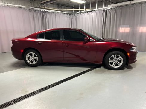 Used 2019 Dodge Charger SXT w/ Leather Interior Group RWD image 8