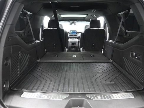 Used 2022 Chevrolet Suburban RST w/ Sport Performance Package image 35