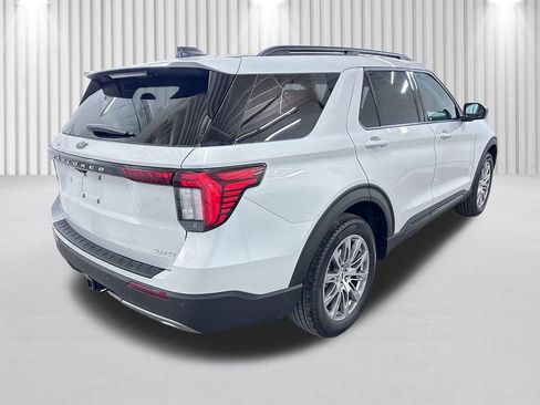 New 2026 Ford Explorer Active image 5