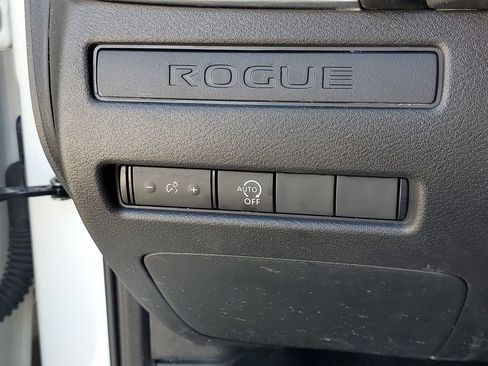 Used 2023 Nissan Rogue S FWD image 20