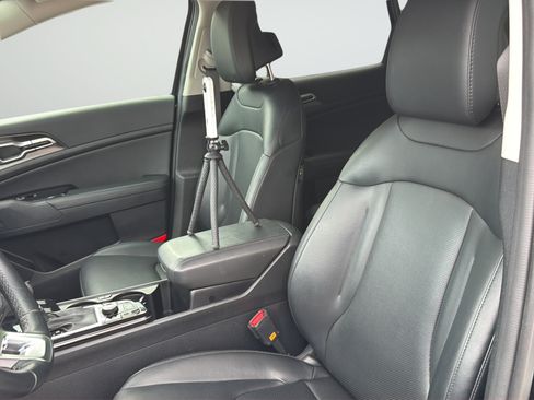 Used 2025 Kia Sportage EX FWD image 34