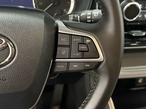 Used 2024 Toyota Highlander LE image 18