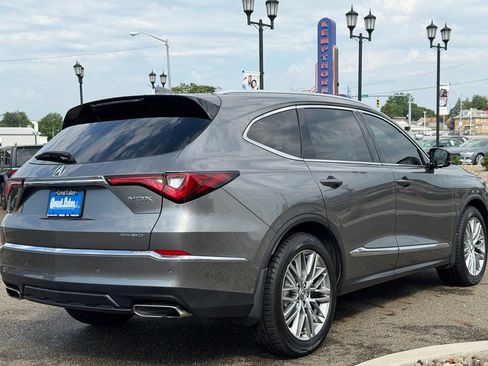 Used 2022 Acura MDX w/ Advance Package AWD/4WD image 5