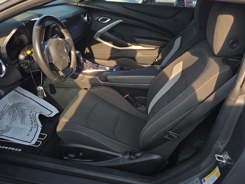 Used 2020 Chevrolet Camaro LT RWD image 10