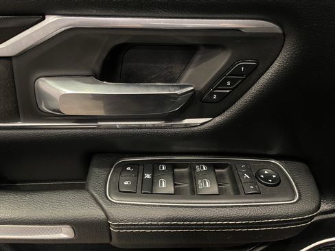 Used 2021 RAM 1500 Laramie w/ Sport Appearance Package image 12