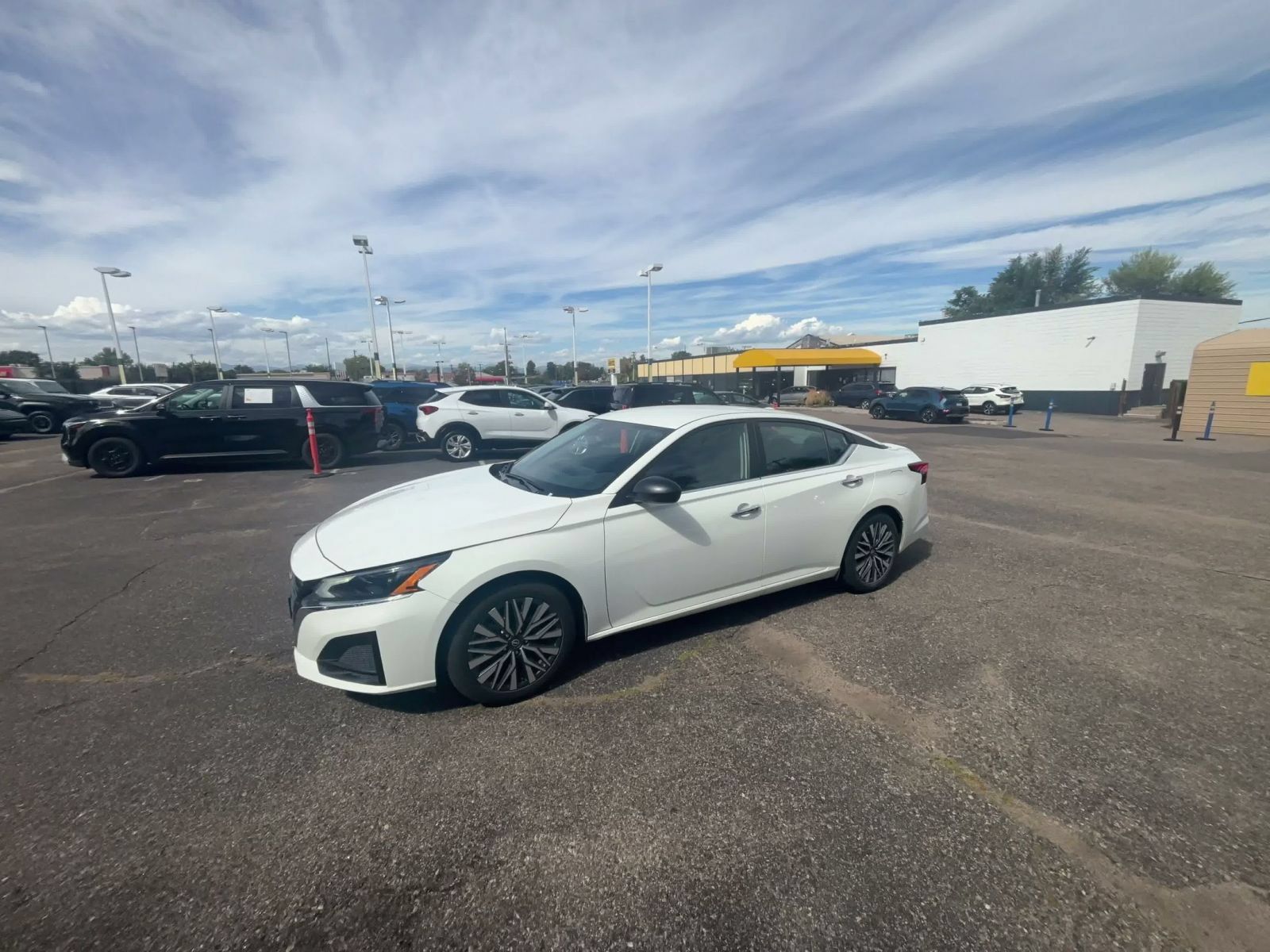 Used 2025 Nissan Altima 2.5 SV FWD image 7