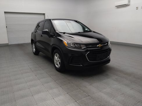 Used 2020 Chevrolet Trax LS w/ Tint and Cruise Package FWD image 13
