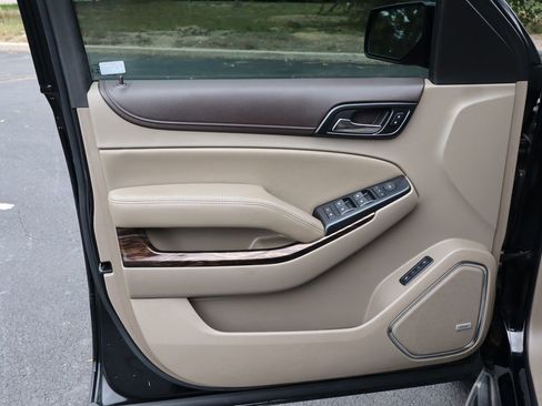 Used 2018 GMC Yukon SLT w/ Premium Edition image 25