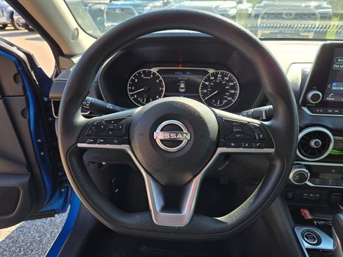 Used 2024 Nissan Sentra SV FWD image 18