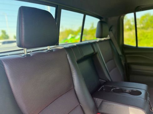 Used 2025 Honda Ridgeline Black Edition image 27