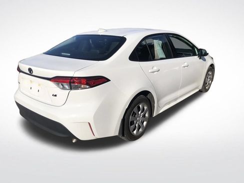 Used 2026 Toyota Corolla LE FWD image 4