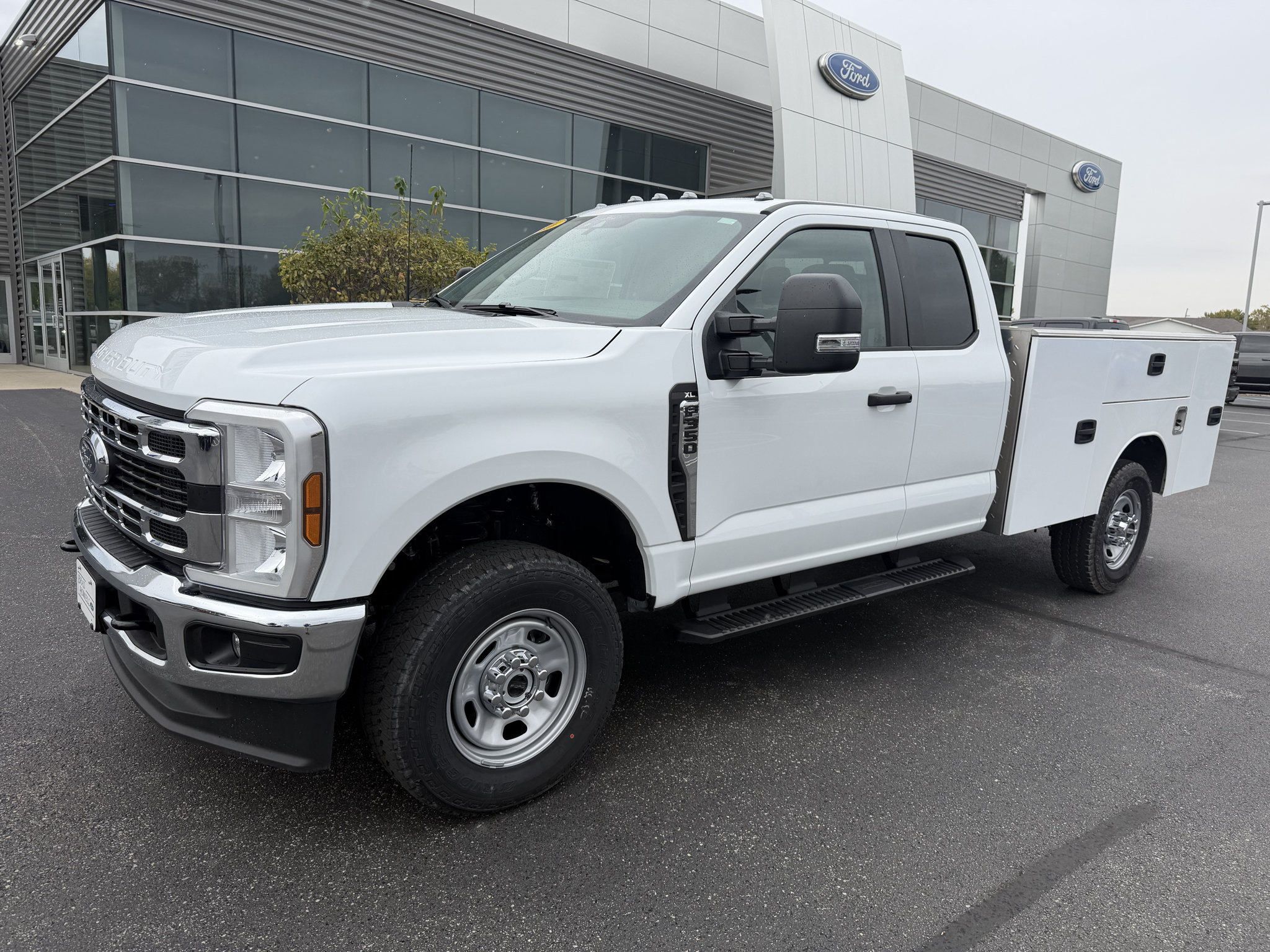 New 2026 Ford F350 XL w/ XL Chrome Package AWD/4WD image 2