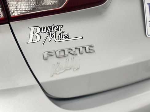 Used 2017 Kia Forte LX image 20