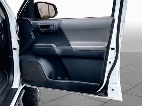 Used 2016 Toyota Tacoma SR w/ SR Convenience Package RWD image 22