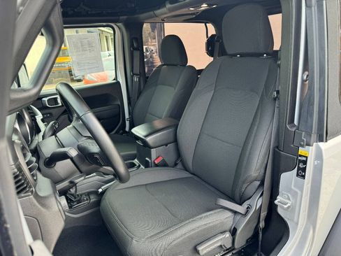 Used 2022 Jeep Wrangler Sport AWD/4WD image 17
