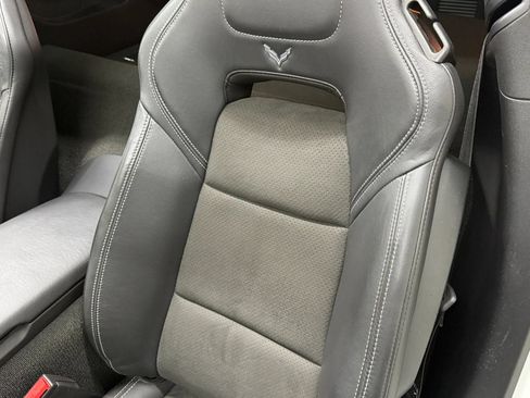 Used 2019 Chevrolet Corvette Stingray Coupe RWD image 13