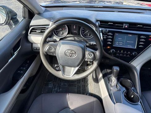 Used 2018 Toyota Camry LE FWD image 13