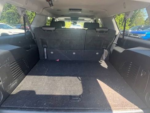 Used 2017 Chevrolet Suburban LT AWD/4WD image 21