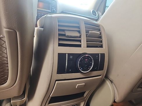 Used 2009 Mercedes-Benz ML 63 AMG 4MATIC image 19