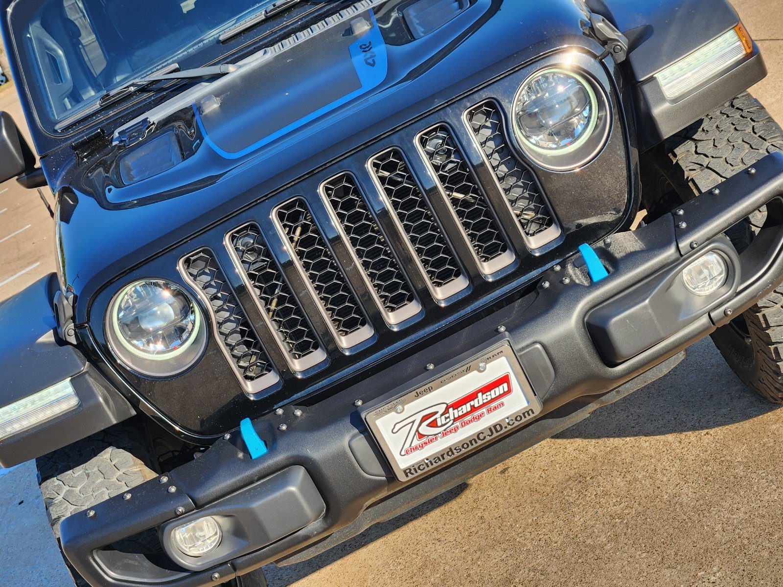 Used 2023 Jeep Wrangler Unlimited Rubicon 4xe w/ Steel Bumper Group AWD/4WD image 14