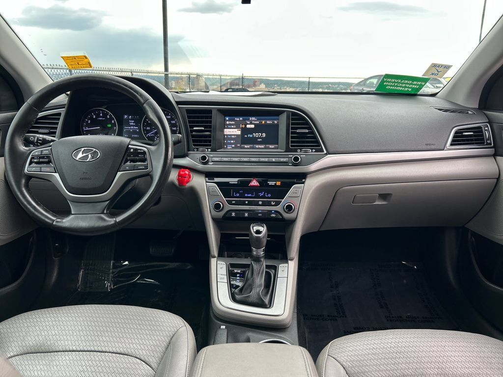 Used 2017 Hyundai Elantra Limited FWD image 6
