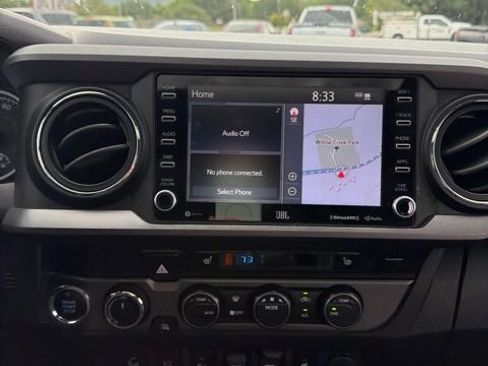 Used 2020 Toyota Tacoma TRD Off-Road w/ TRD Premium Off Road Package AWD/4WD image 13