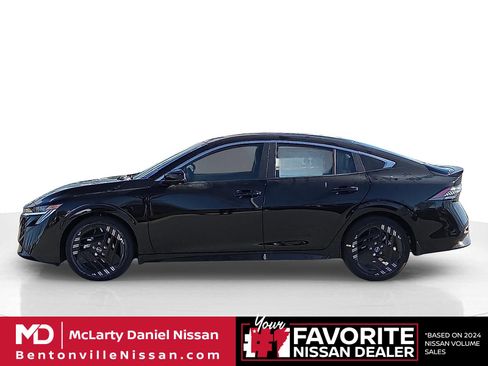 New 2026 Nissan Sentra SR w/ SR Premium Package FWD image 3
