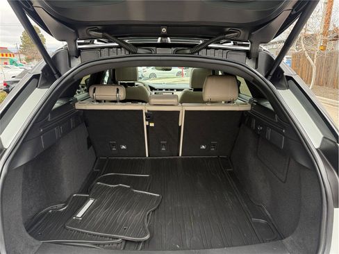 Used 2018 Land Rover Range Rover Velar R-Dynamic HSE image 39