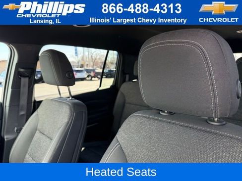 Used 2025 Chevrolet Traverse LT image 8