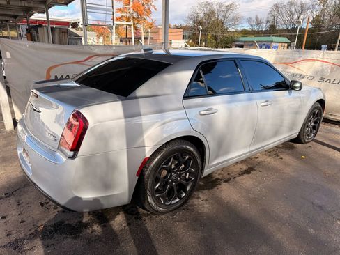 Used 2020 Chrysler 300 S image 13